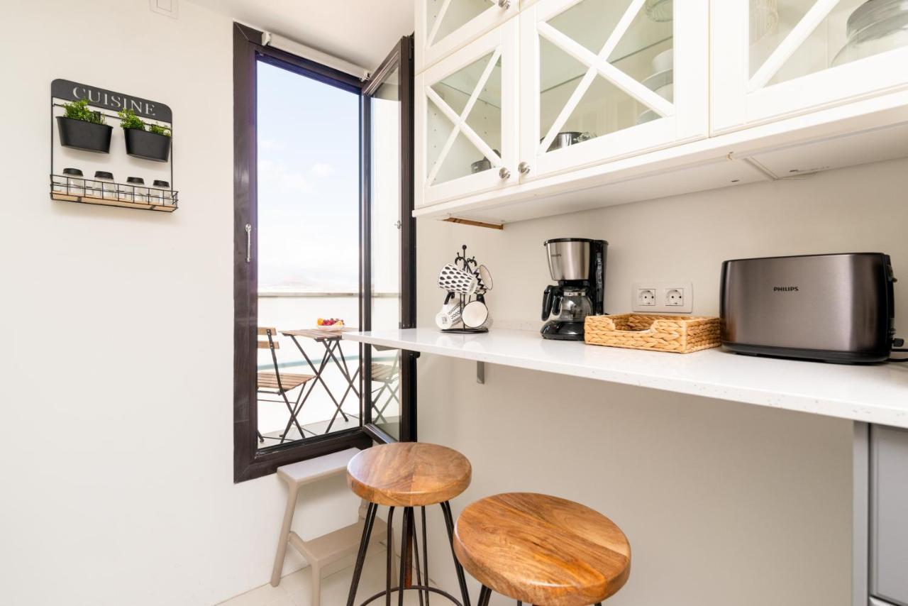 Fee4Me: First Line Luxury Apartment Arrecife  Buitenkant foto